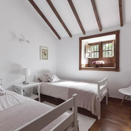 La Casita De Orovales *